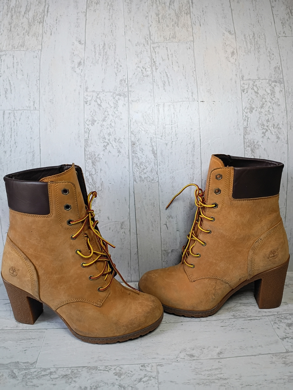 Timberland Women’s Wheat Suede Lace-Up Heeled Boots - Picture 15 of 16